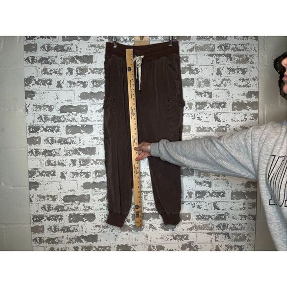 Aerie | women brown cargo jogger pants - Picture 6 of 9